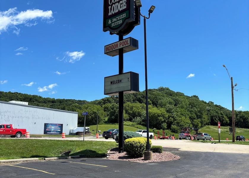 Wisconsin Richland Center Property grounds