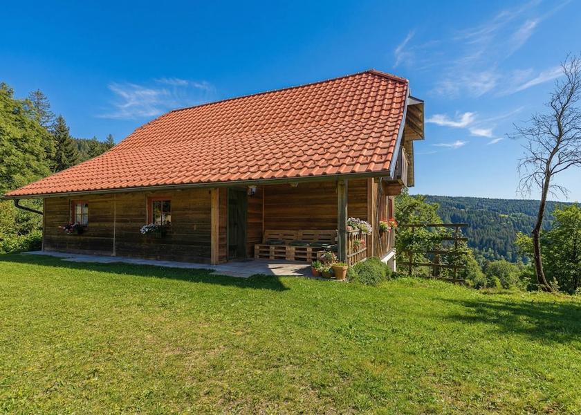  Prevalje Exterior