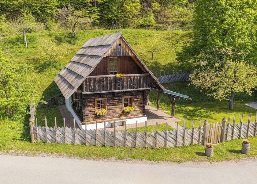  Prevalje Exterior