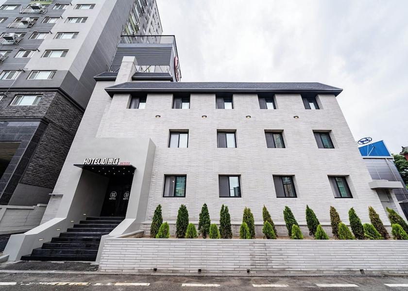 Gyeonggi Yongin Exterior