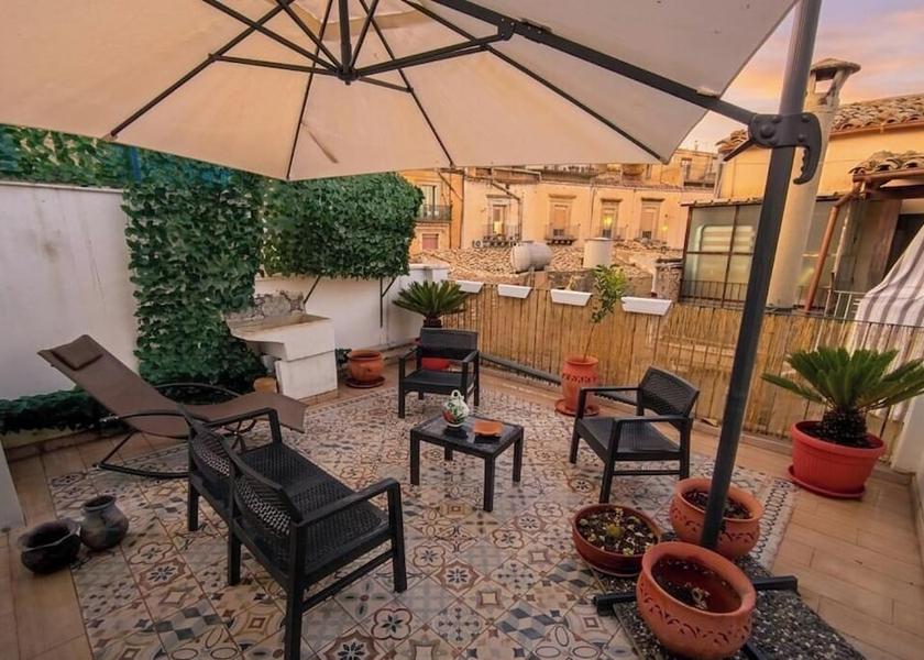 Sicily Caltagirone Terrace/patio