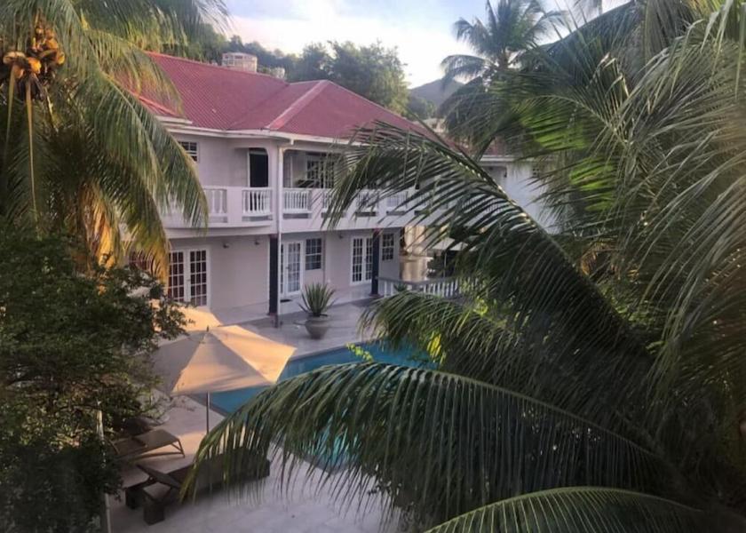  Gros Islet Interior