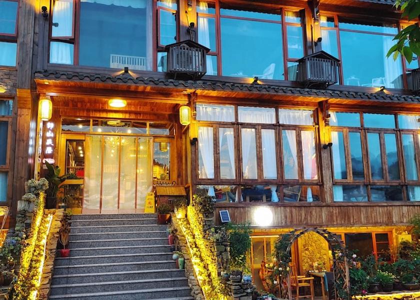 Hunan Zhangjiajie Property entrance