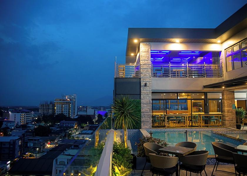 Central Luzon Angeles City Outdoor dining