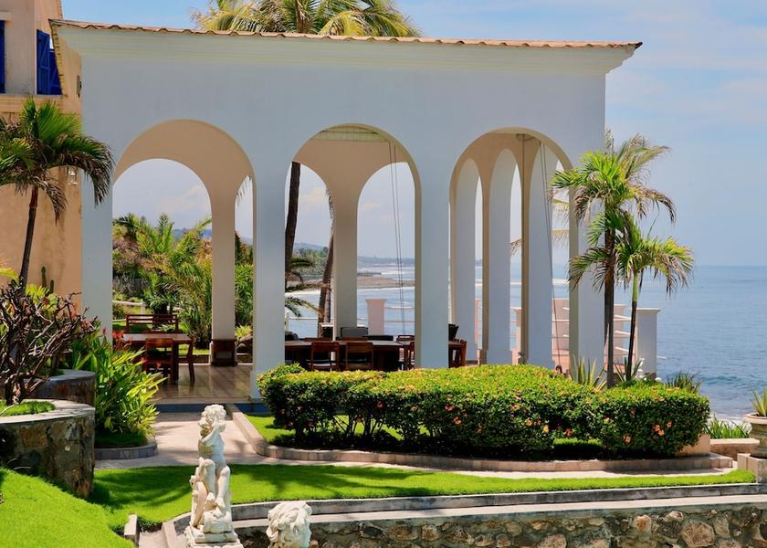 La Libertad Department Tamanique Outdoor dining