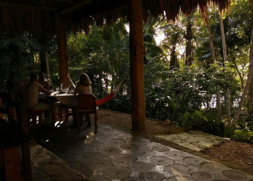 Petén Flores Outdoor dining