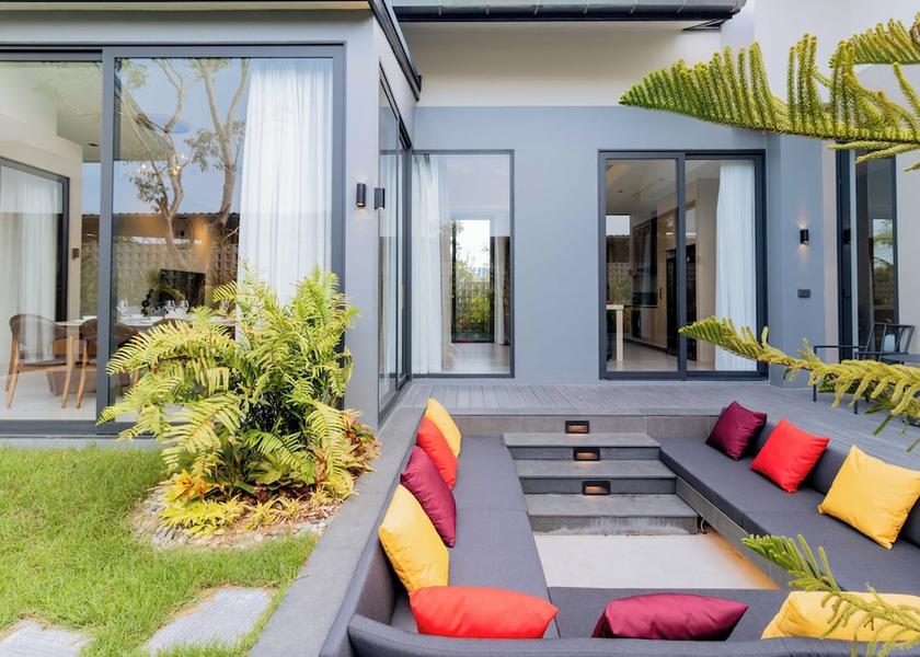 Phuket Province Si Sunthon Terrace/patio