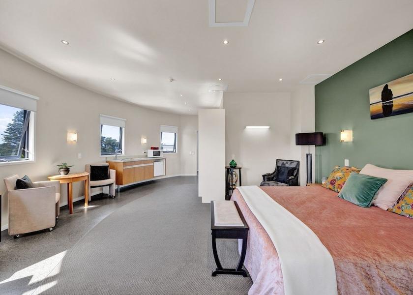 Taranaki Opunake Room