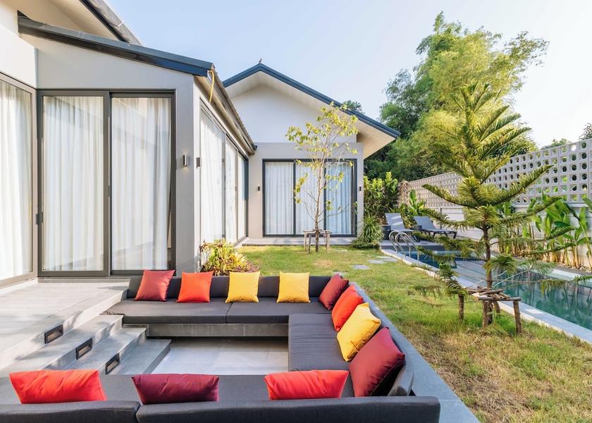 Phuket Province Si Sunthon Terrace/patio