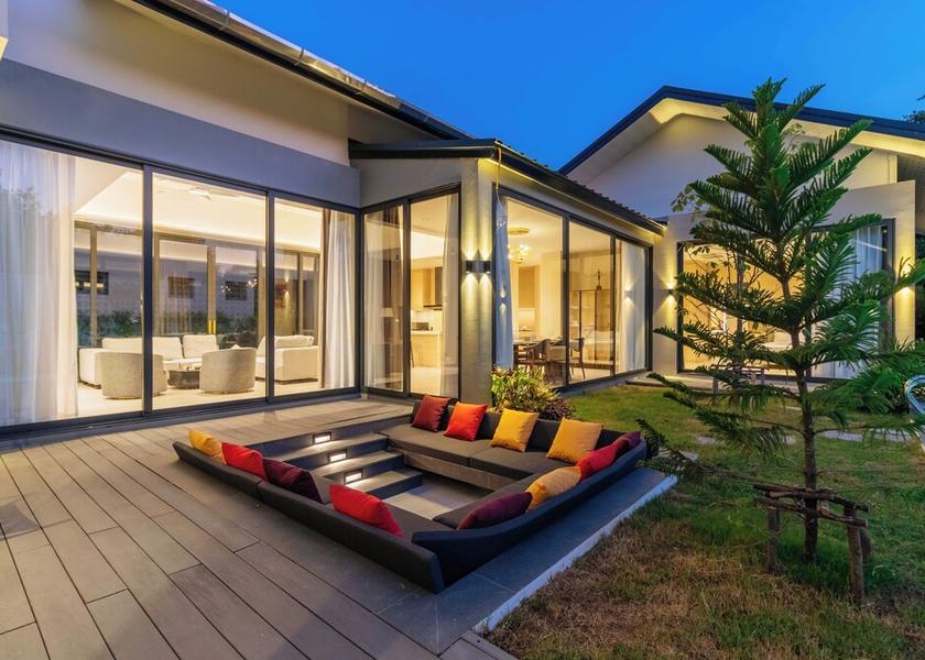 Phuket Province Si Sunthon Terrace/patio