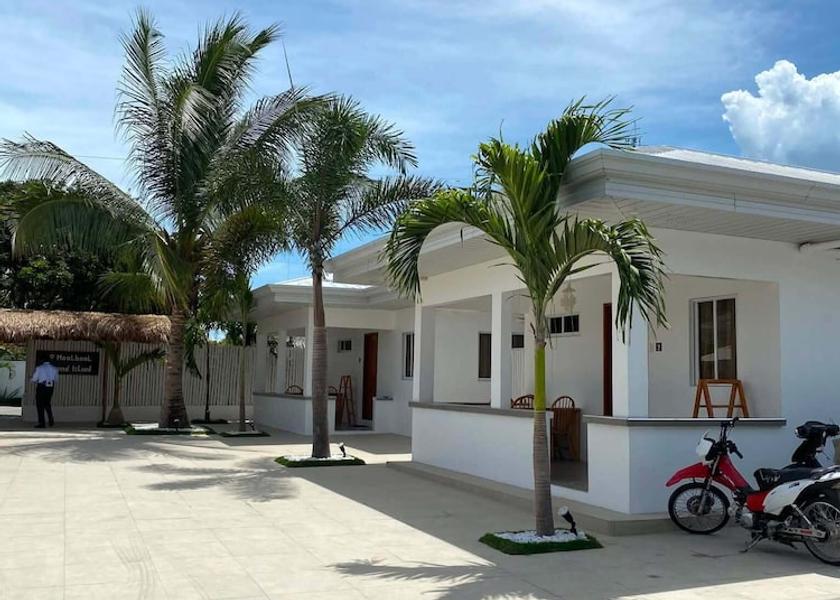 Central Visayas Moalboal Exterior