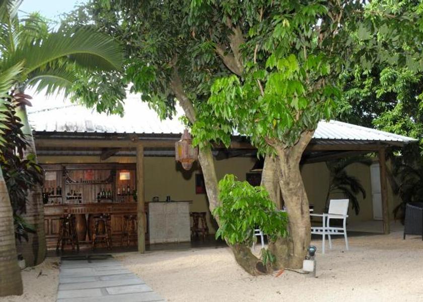  Pointe Aux Piments Bar/lounge