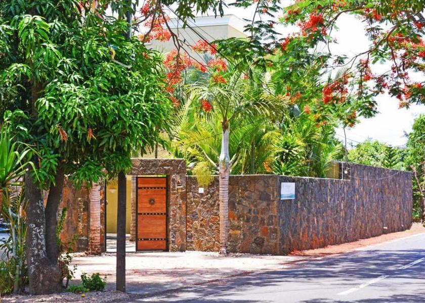  Pointe Aux Piments Entrance