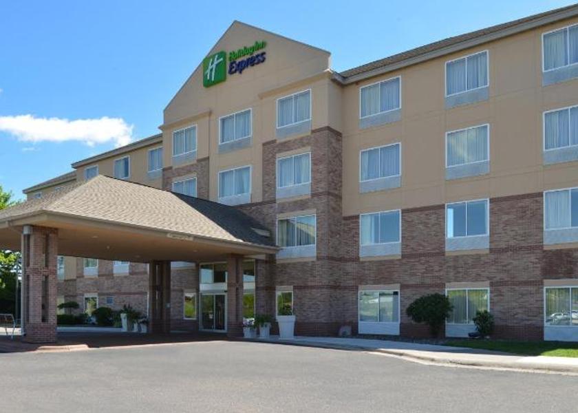 Wisconsin St Croix Falls Exterior view