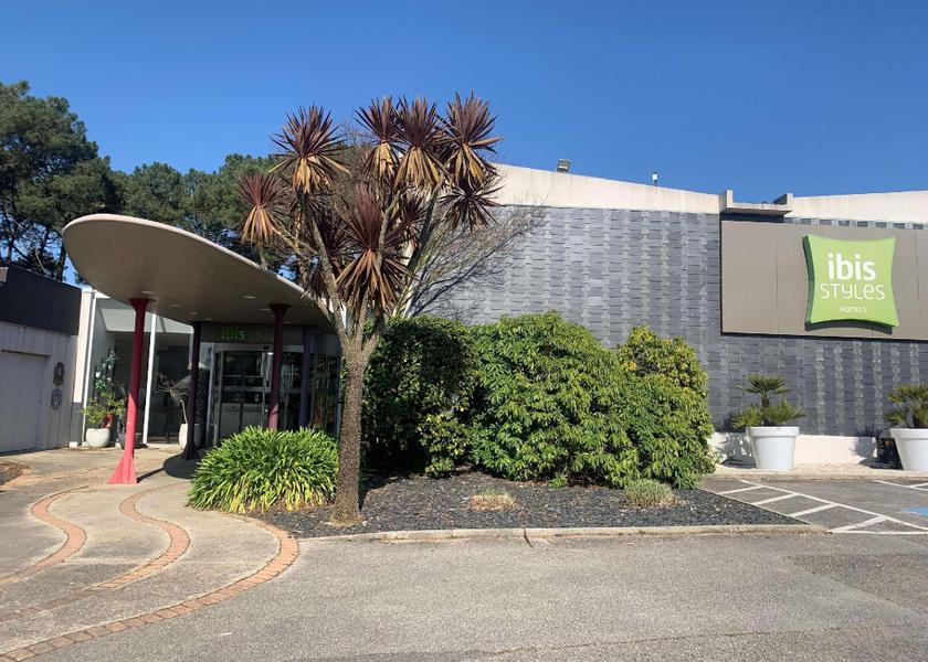 Brittany Caudan Exterior view