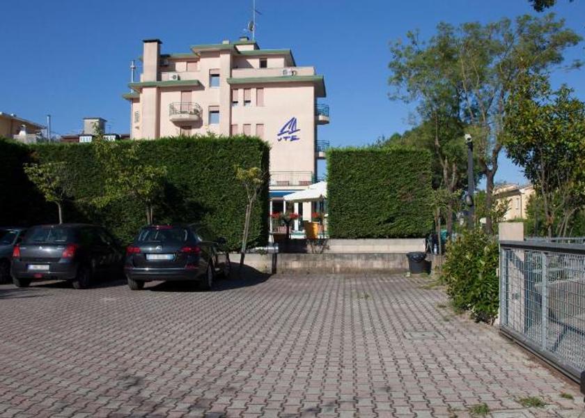 Veneto Jesolo Entrance