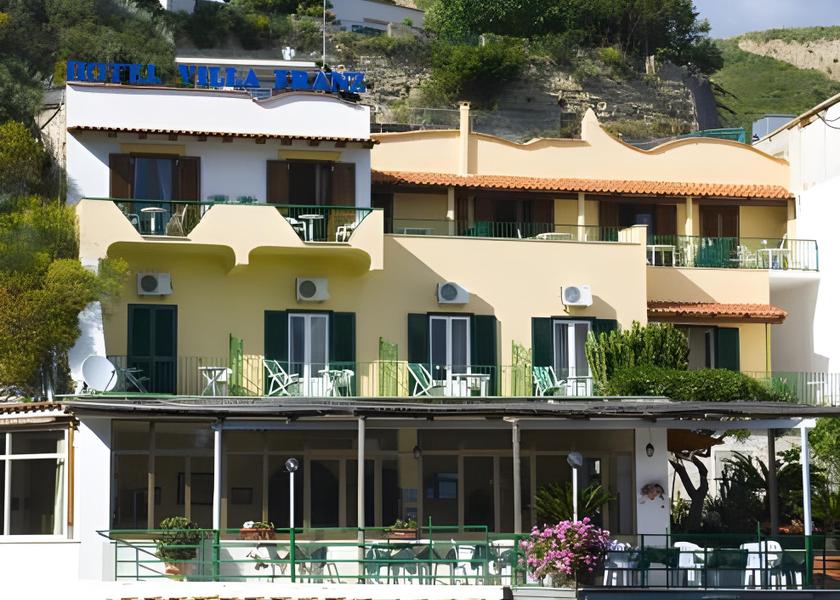 Campania Serrara Fontana Exterior view