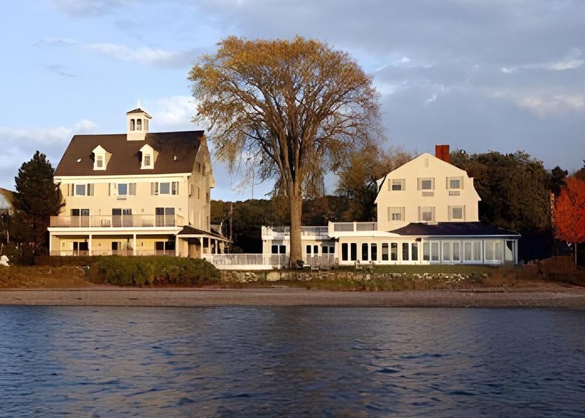 Maine Kennebunkport Exterior view