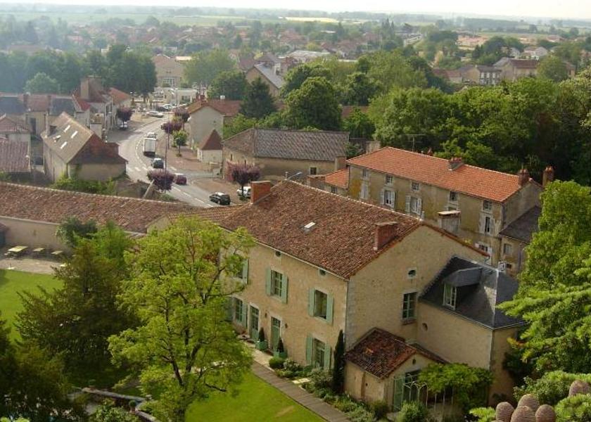 Nouvelle-Aquitaine Lussac-les-Chateaux Entrance