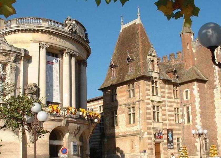 Nouvelle-Aquitaine Castelculier Facilities