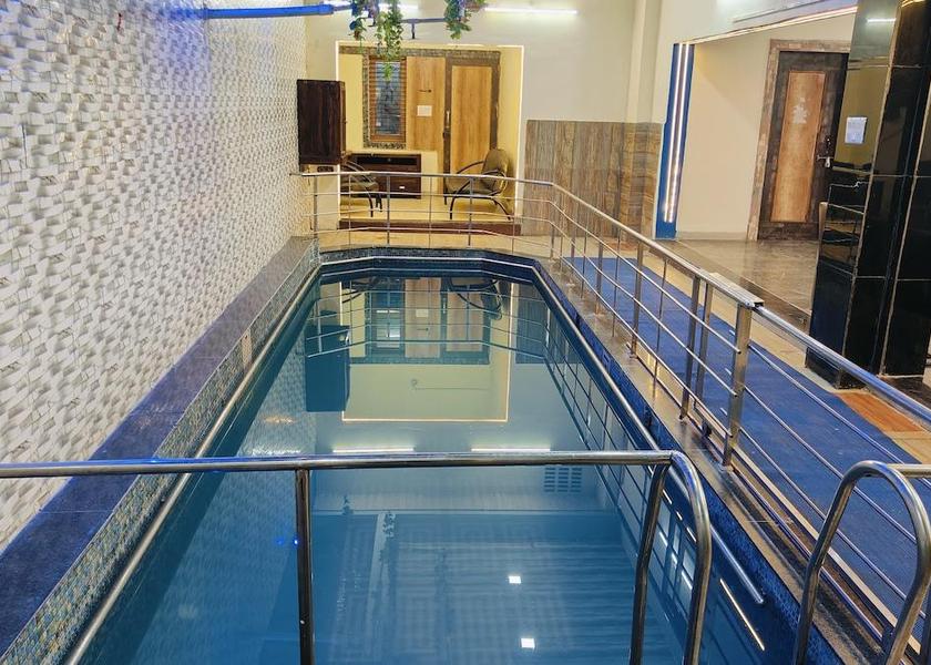 Madhya Pradesh Indore Private pool