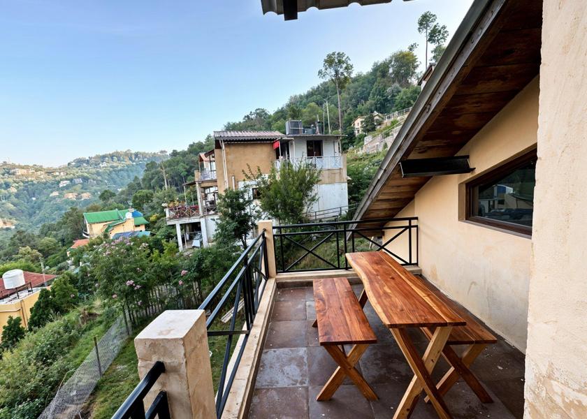 Uttarakhand Kausani Balcony/terrace