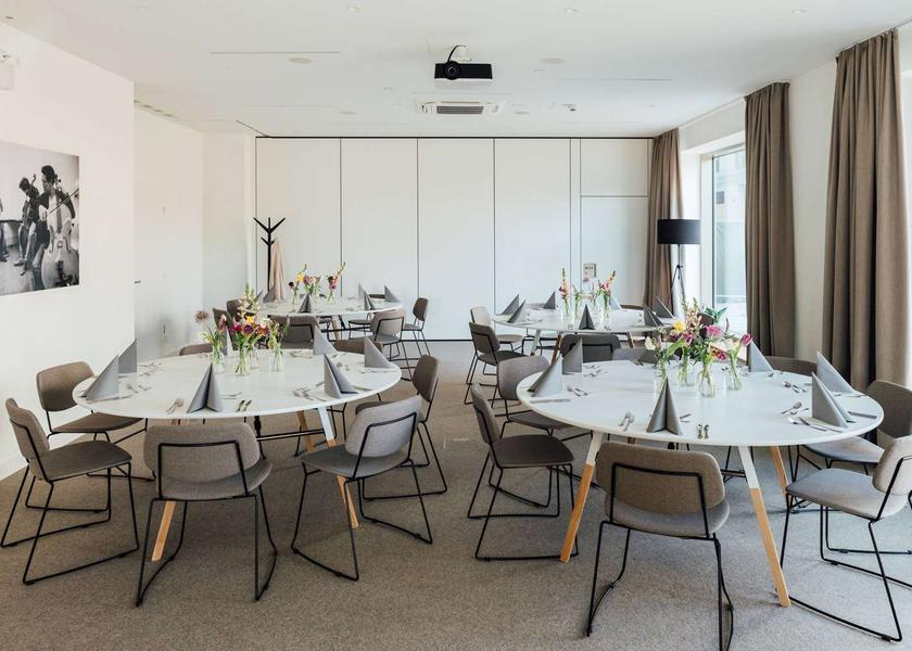 Hessen Kronberg Meeting Room