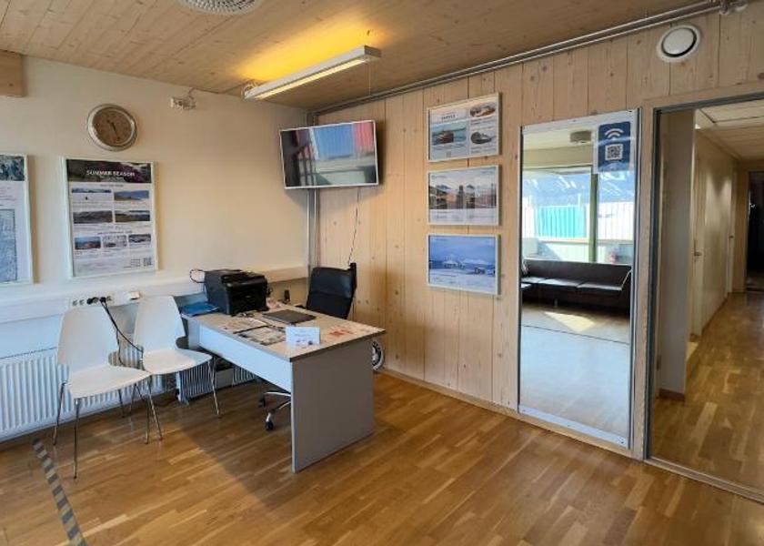  Longyearbyen Lobby