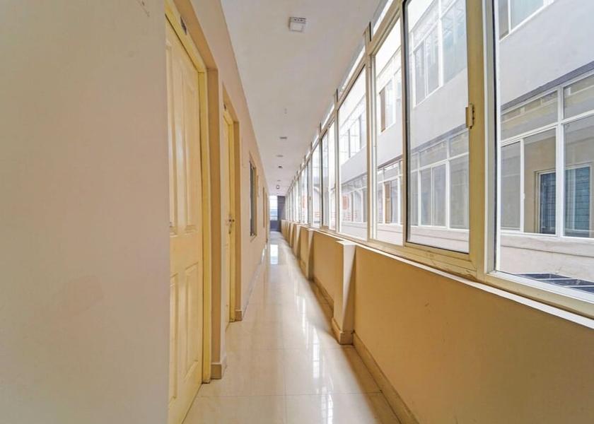 Tamil Nadu Courtrallam Lobby
