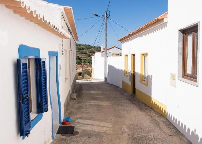 Faro Vila do Bispo Exterior view