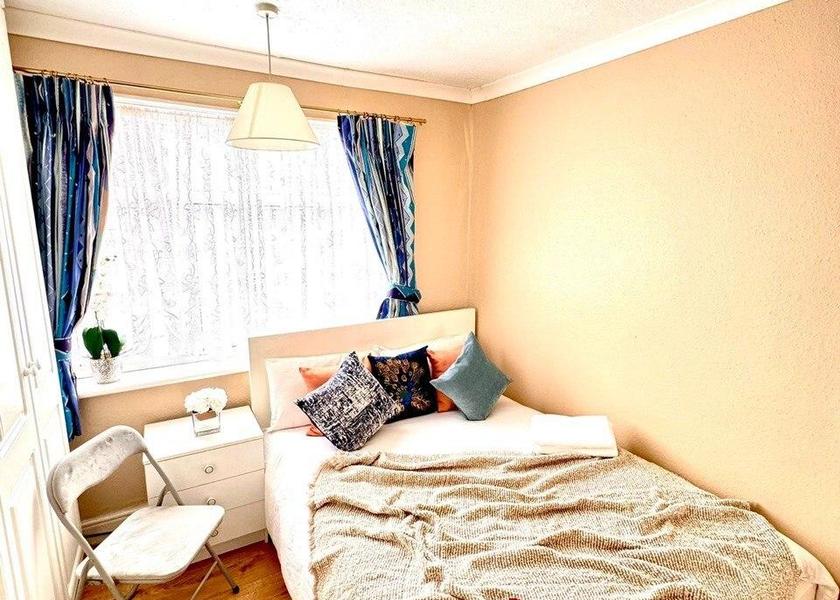 England Enfield Double room-Standard-Shared Bathroom