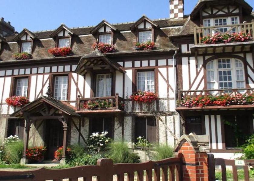 Normandy Beuzeville Exterior view