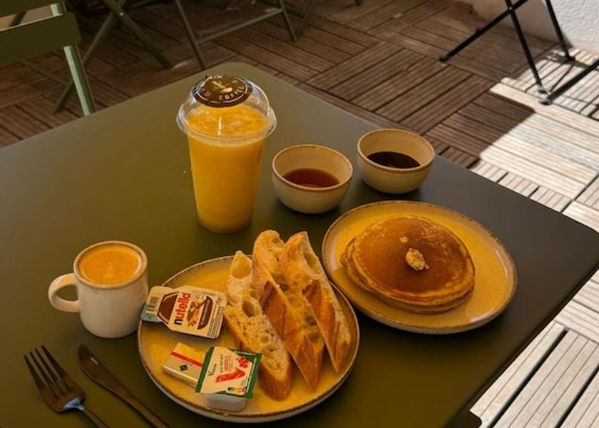 Provence-Alpes-Côte d'Azur Avignon Breakfast meal