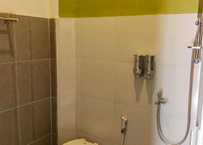 Southeast Sulawesi Wangi-Wangi Shower