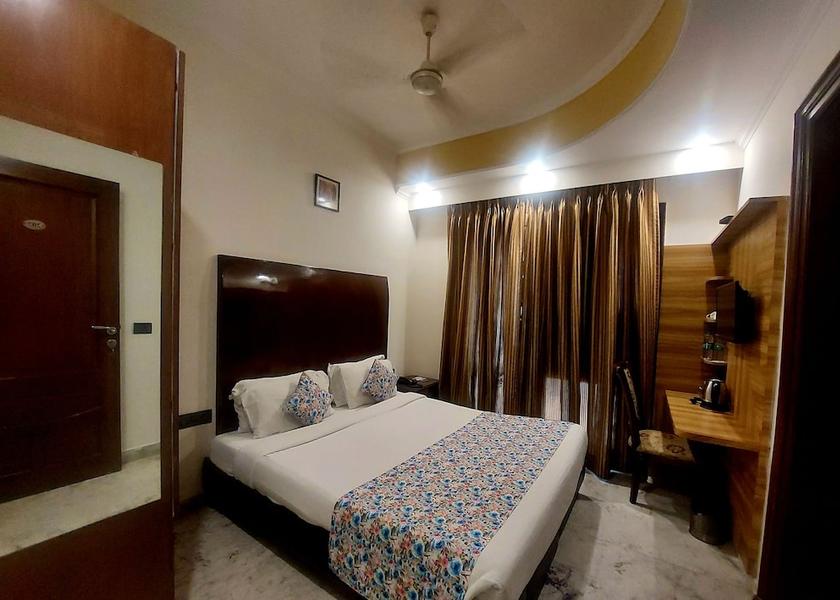 Delhi Delhi Room