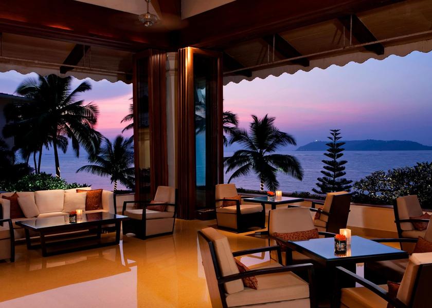 Goa Panaji Lobby Lounge - Waterfront view