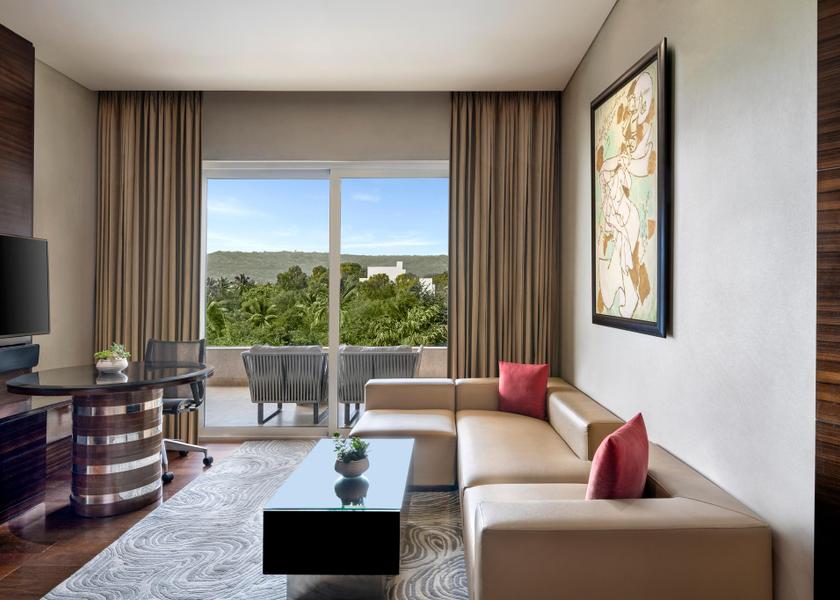 Maharashtra Pune Soho, Executive lounge access, 1 Bedroom Suite, 1 King, Mountain view, Balcony