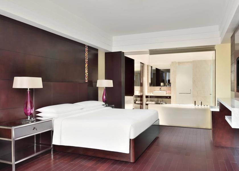Executive Suite - Bedroom