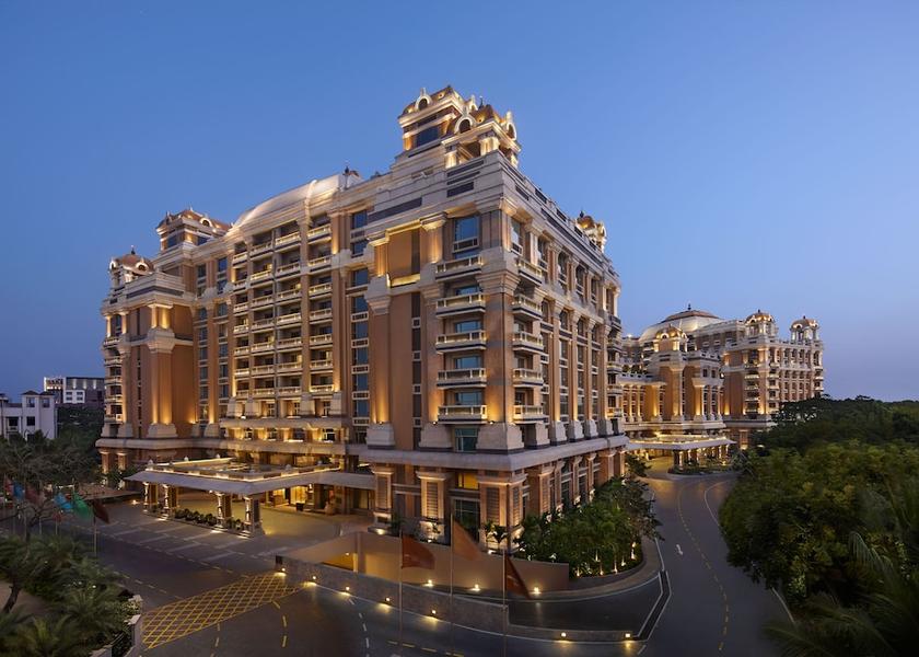 Tamil Nadu Chennai Front of property - evening/night