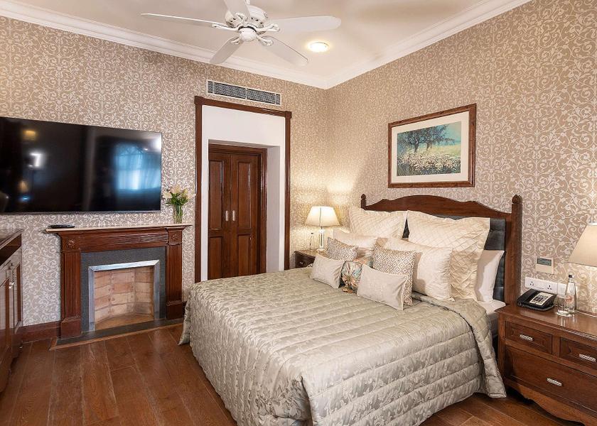 Uttarakhand Mussoorie Club Room