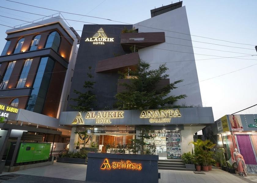 Maharashtra Shirdi 
