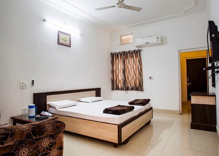 Rajasthan Bharatpur DELUXE ROOM A.C ROOM 