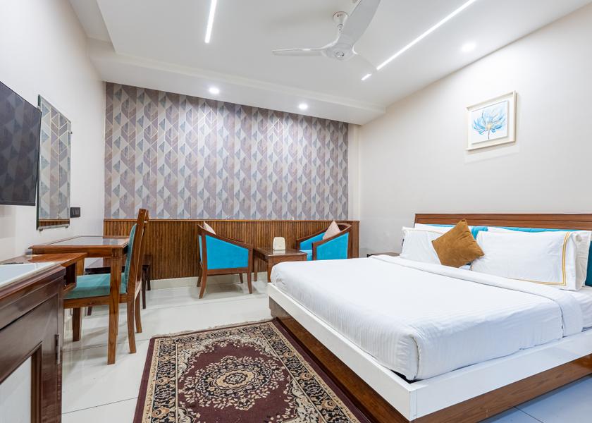 Haryana Karnal Club Royale Premium