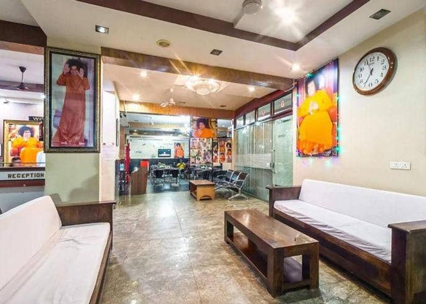 Andhra Pradesh Puttaparthi Public Areas