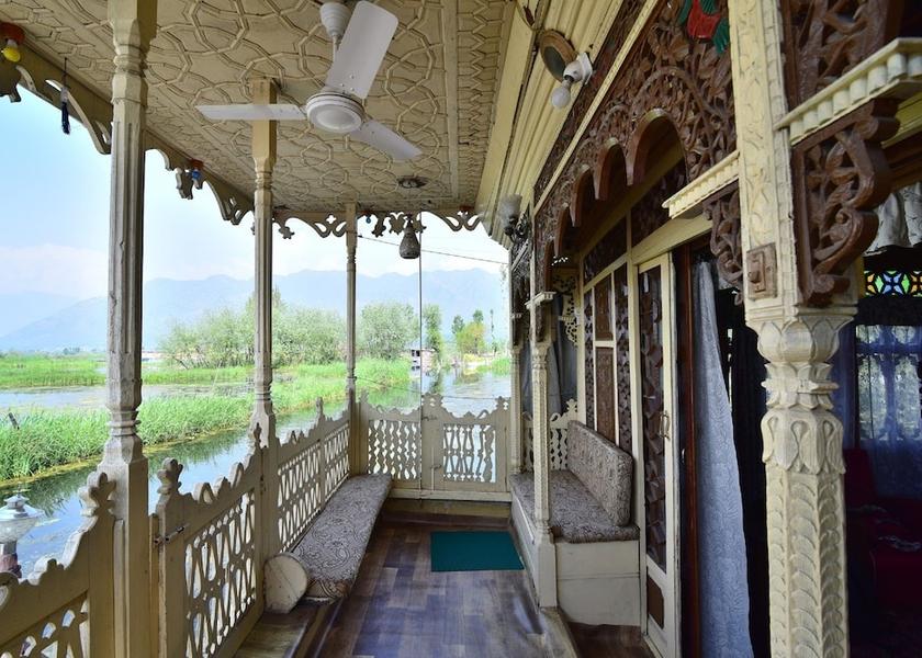 Jammu and Kashmir Srinagar Room