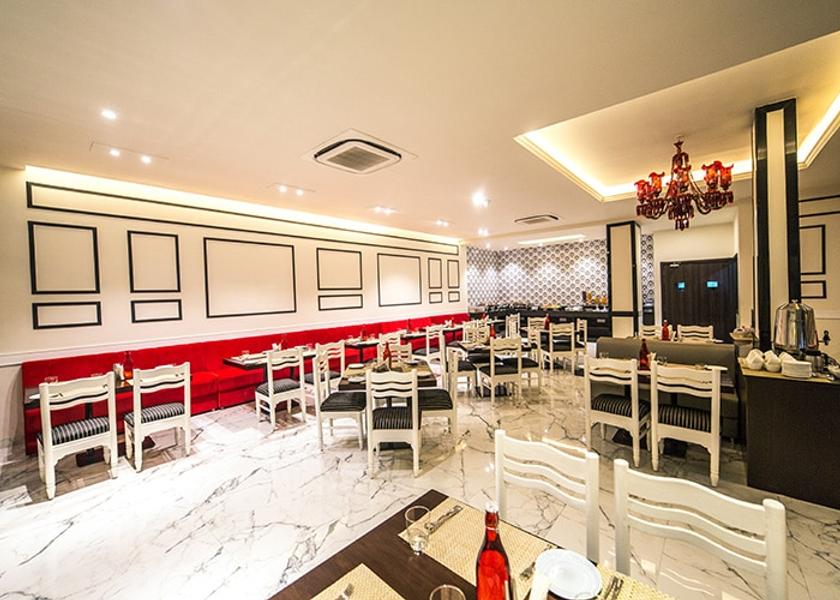 Uttar Pradesh Varanasi Food & Dining