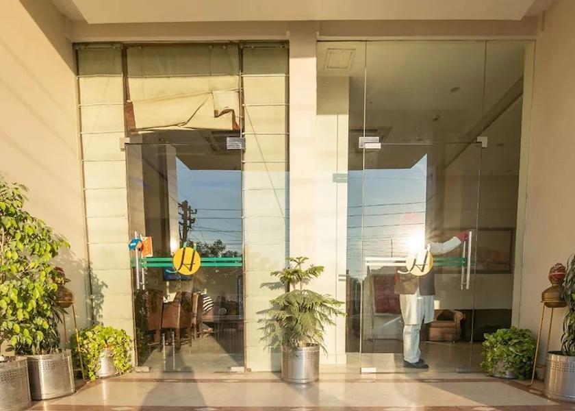 Uttar Pradesh Varanasi Public Areas