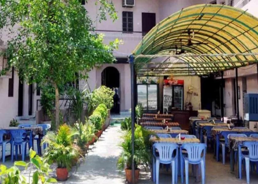 Uttar Pradesh Varanasi Food & Dining