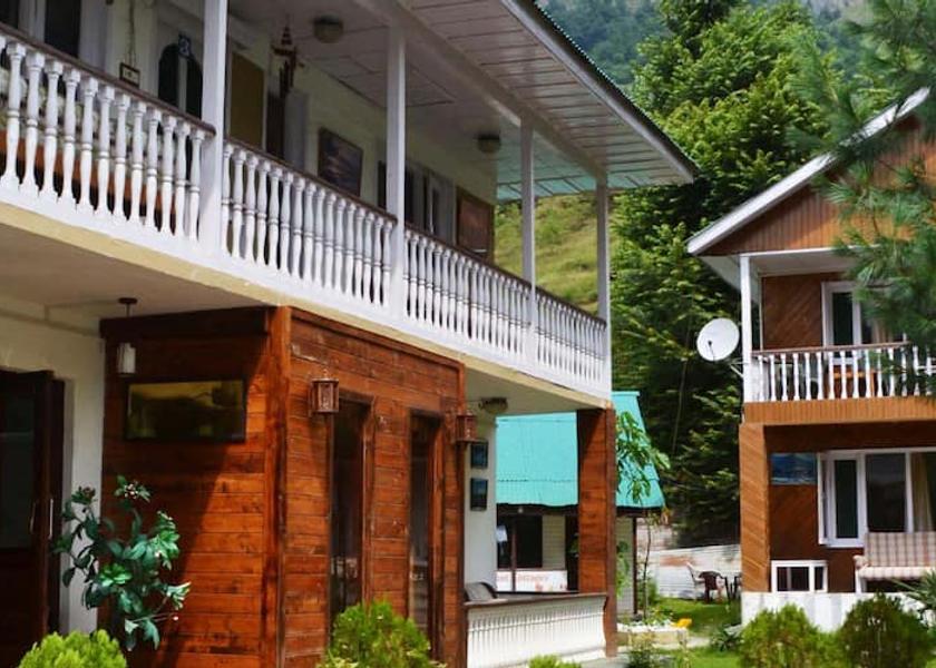 Jammu and Kashmir Pahalgam side view