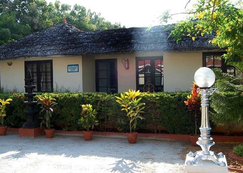 Tamil Nadu Courtrallam Hotel Exterior